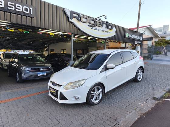 FORD FOCUS 2.0 SE PLUS 16V FLEX 4P POWERSHIFT